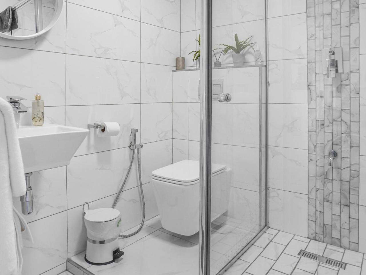 Apartment Beachfront Bliss Mouille Point *