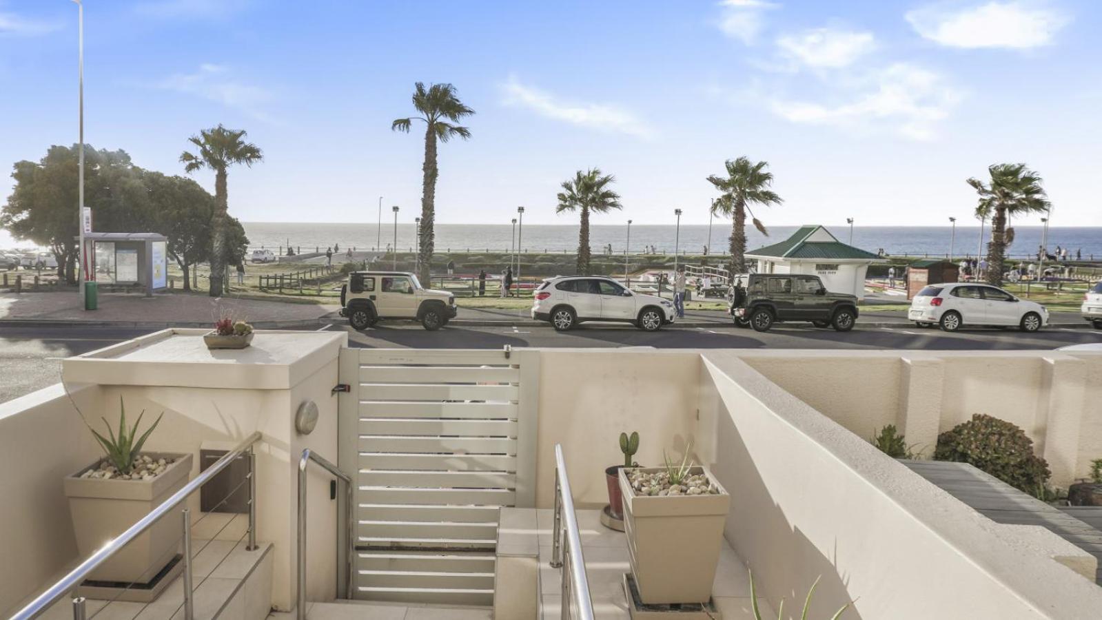 Beachfront Bliss Mouille Point * Cape Town